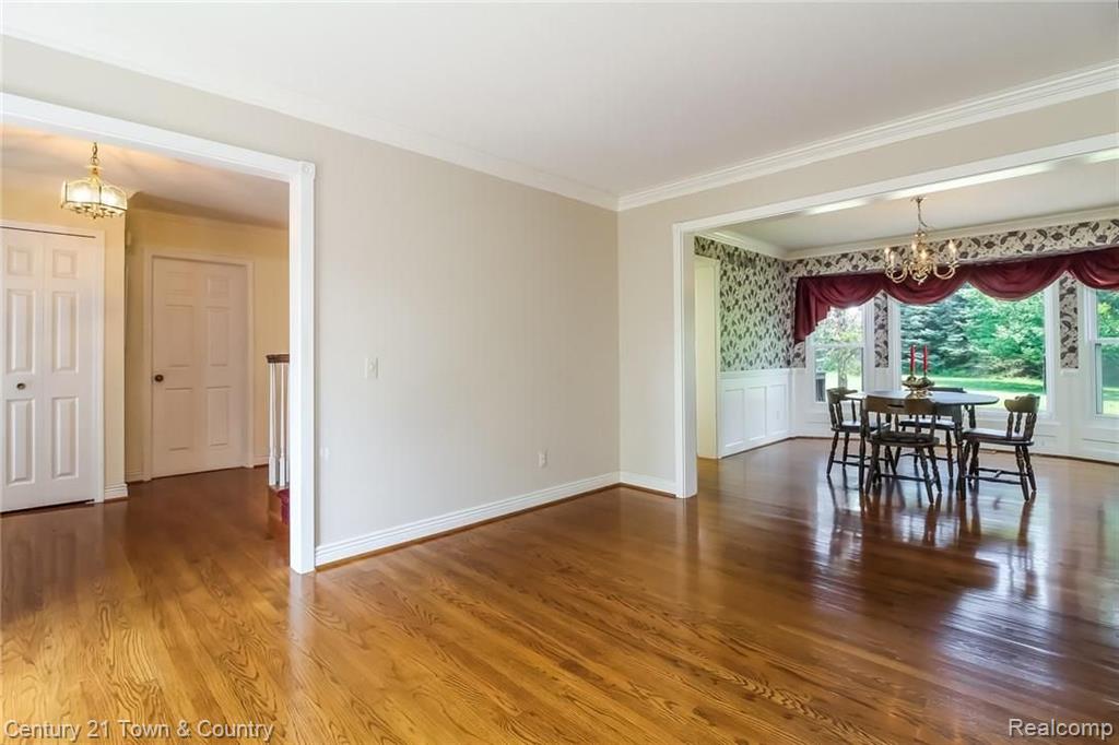 1142 Greenleaf Drive Rochester Hills, MI 48309 - Photo 7 of 55