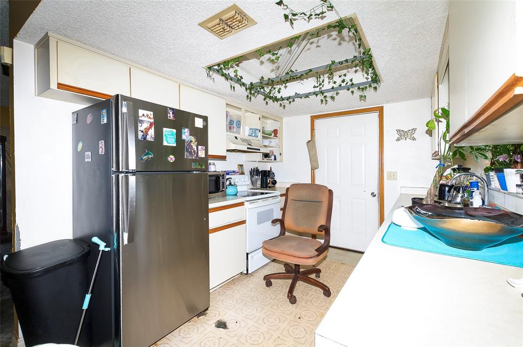 6488 Southwest 103rd Street Road Ocala, FL 34476 - Photo 4 of 25