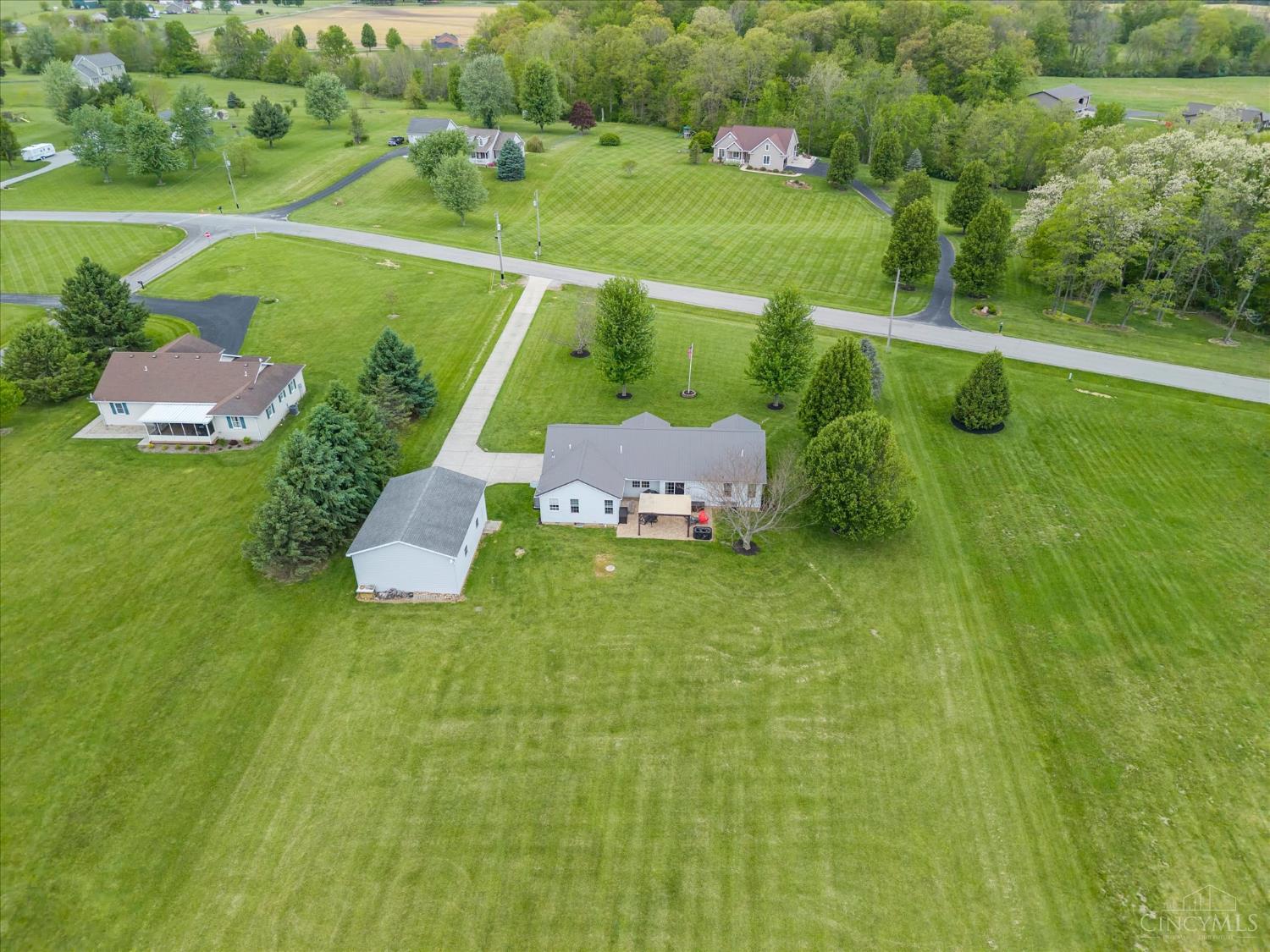 9070 Grimsley Road Leesburg, OH 45135 - Photo 38 of 41