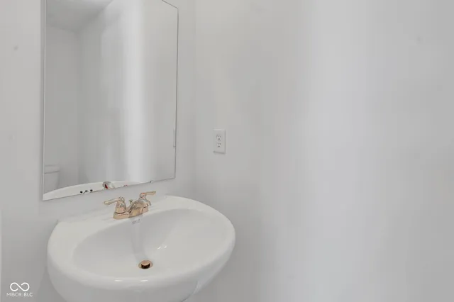 $2,300 | 6267 Wasco Drive, Whitestown, IN 46075