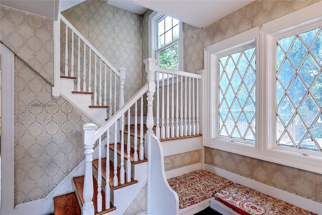20 Summit Avenue Providence, RI 02906 - Photo 21 of 40