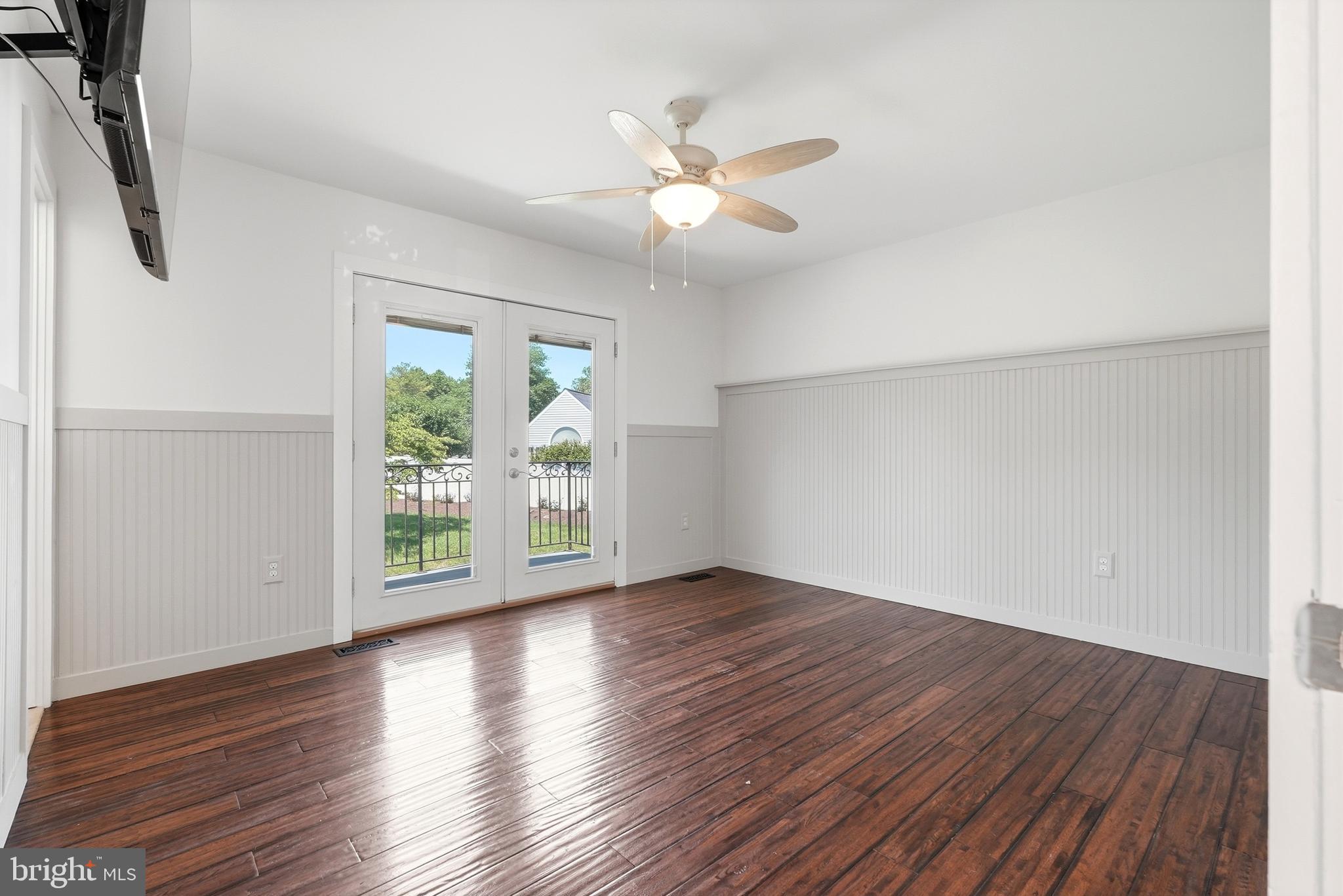 10405 Carlyn Ridge Road Damascus, MD 20872 - Photo 17 of 56 Primary bedroom