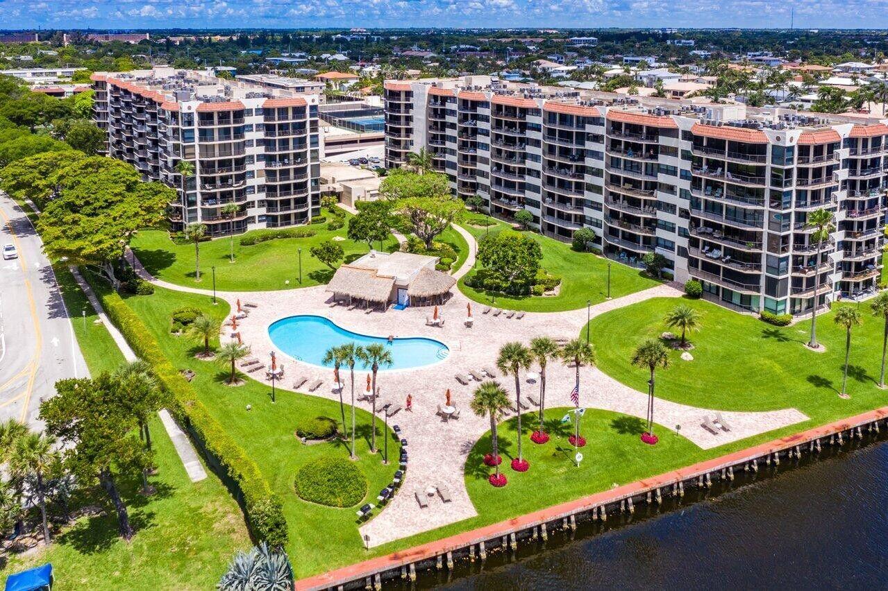 899 Jeffery Street, Unit 5030 Boca Raton, FL 33487 - Photo 3 of 22 View of Porta BElla East Pool Area