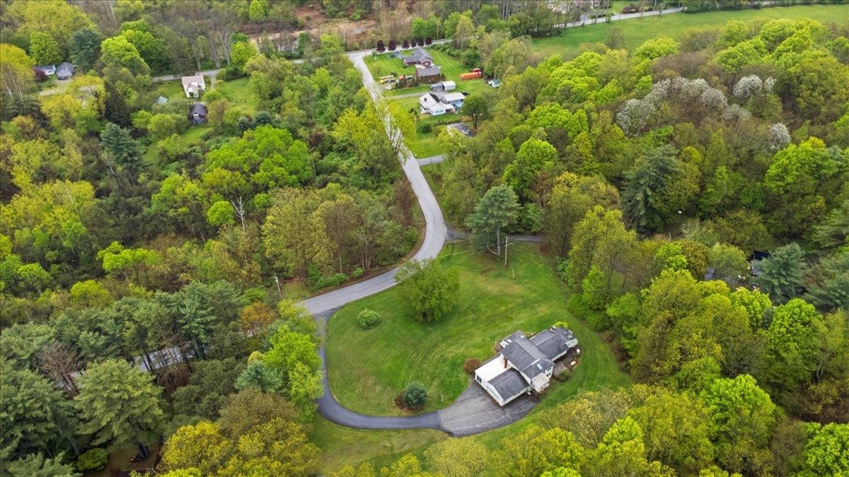 166 Cardinal Lane Bennington, VT 05201 - Photo 2 of 48