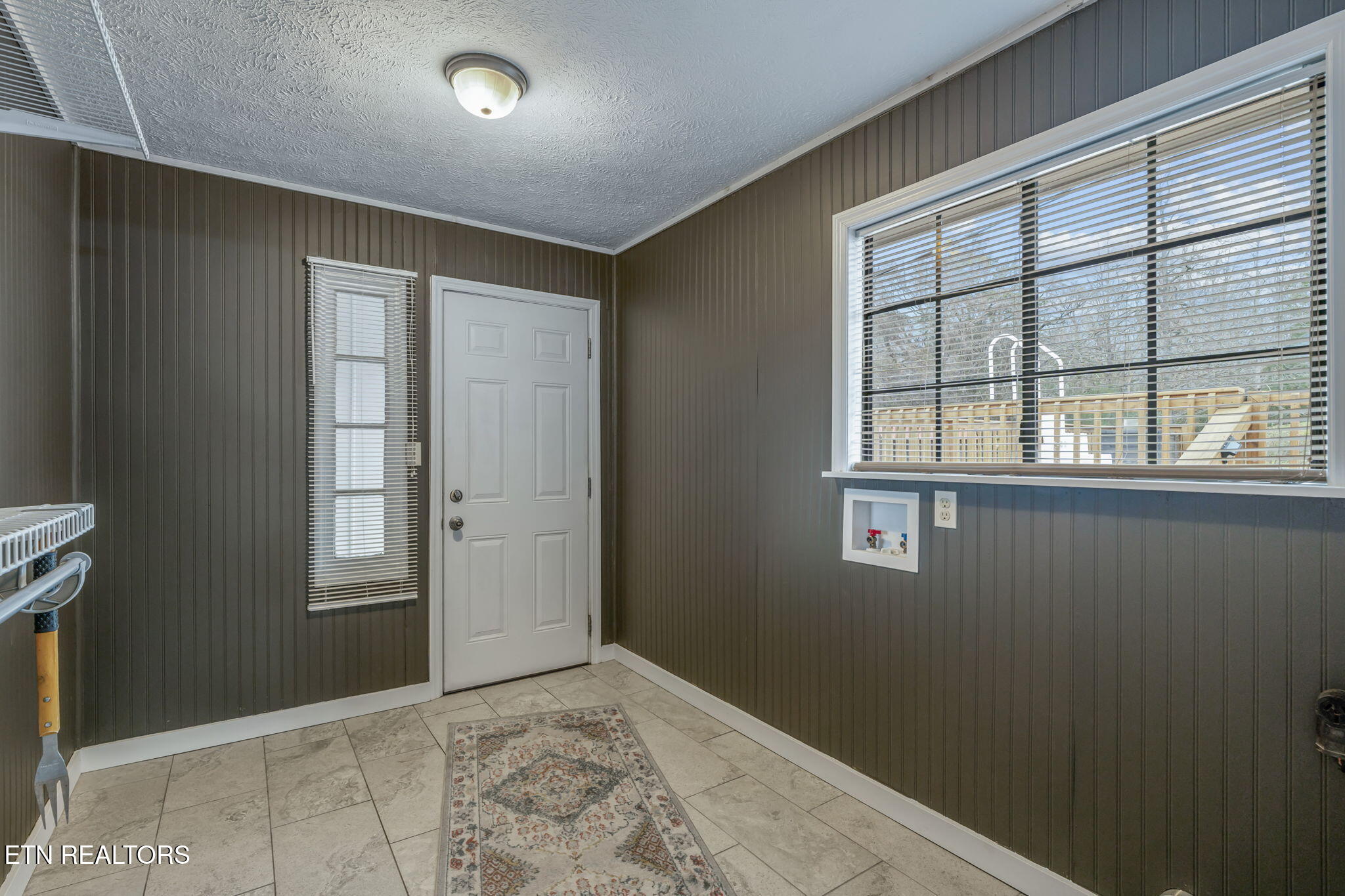 174 Jackson Road Caryville, TN 37714 - Photo 20 of 44 Laundry Room/mud room