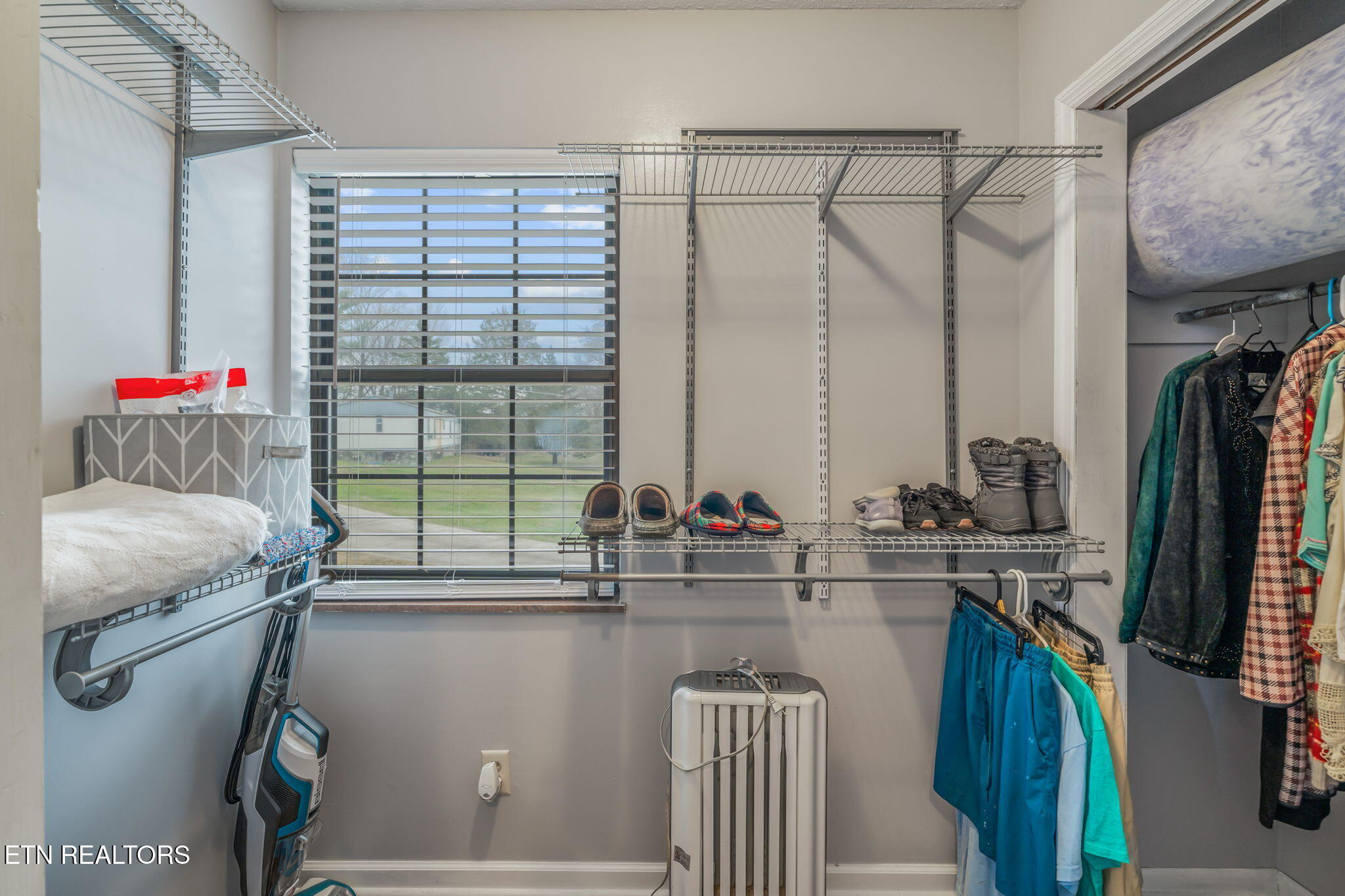 174 Jackson Road Caryville, TN 37714 - Photo 25 of 46 Primary Closet