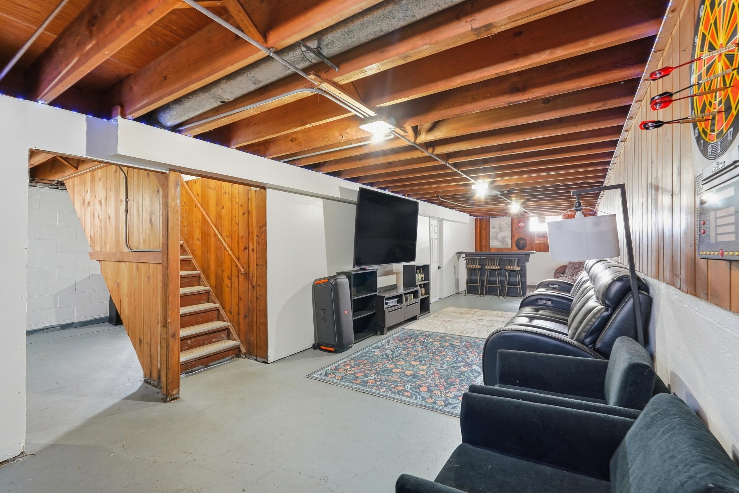 3737 Fillmore Street Gary, IN 46408 - Photo 15 of 19 a view of a livingroom with furniture