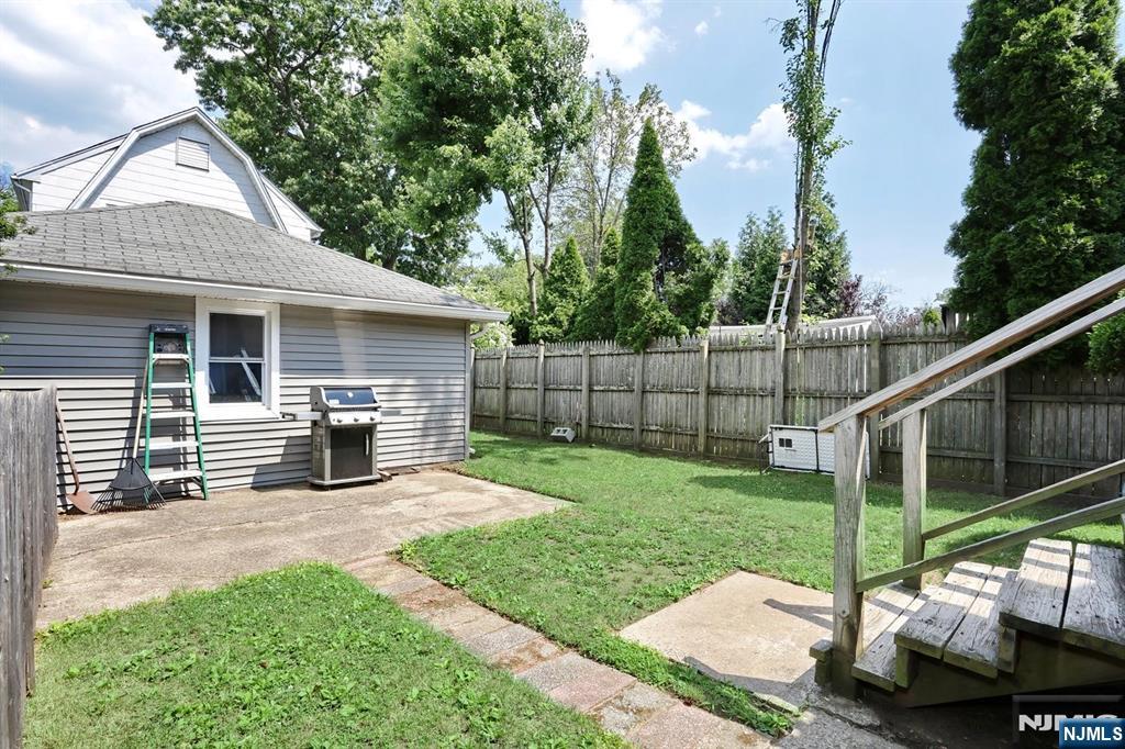 21 Haring Street Bergenfield, NJ 07621 - Photo 33 of 37