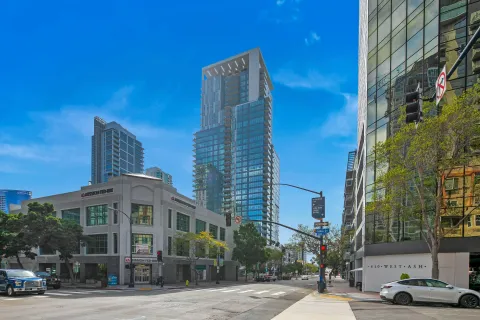 $889,000 | 1388 Kettner Boulevard, Unit 202, San Diego, CA 92101