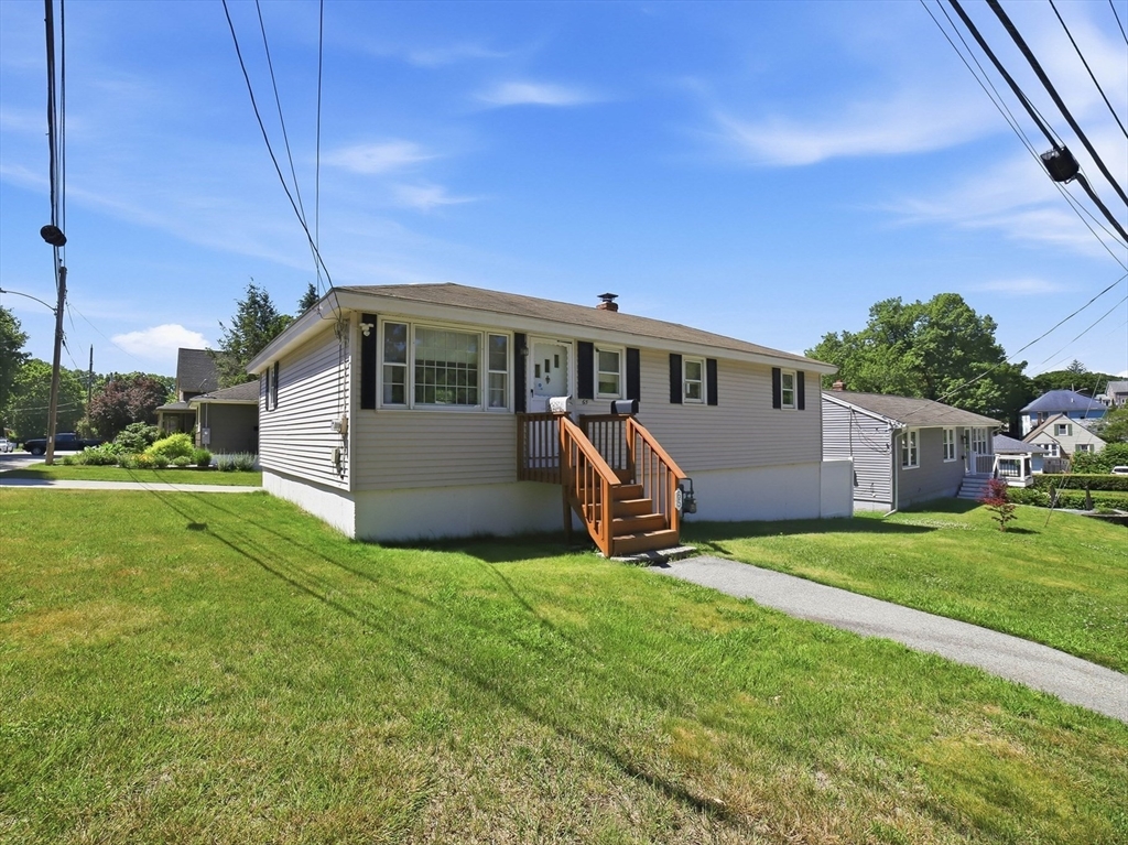 65 Clover Street Worcester, MA 01603 - Photo 1 of 25