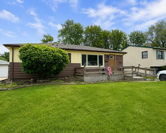 $215,000 | 929 North Oakwood Drive, Griffith, IN 46319