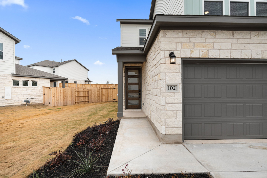102 Marie Way Georgetown, TX 78626 - Photo 4 of 38