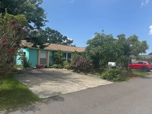 $430,000 | 10116 Wheatley Hills Court, Tampa, FL 33615