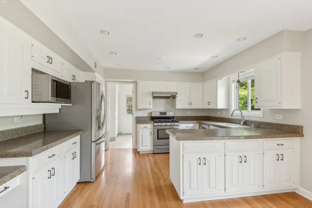 $5,150 | 1205 Brian Circle, Libertyville, IL 60048