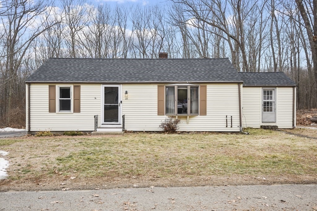 22 Carleton Road Leicester, MA 01542 - Photo 2 of 28 a backyard of a house