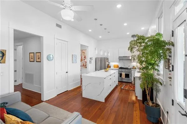 $6,900 | 3400 Royal Street, New Orleans, LA 70117