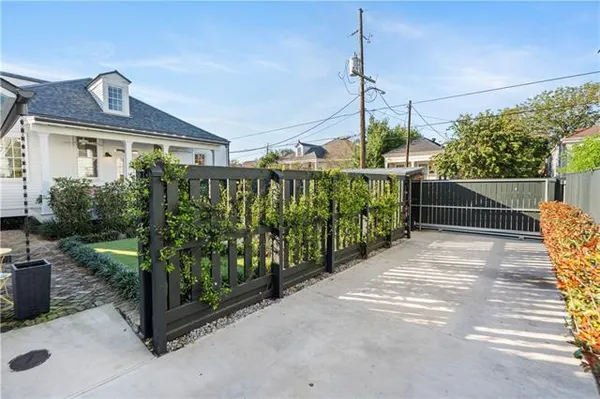 $6,900 | 3400 Royal Street, New Orleans, LA 70117