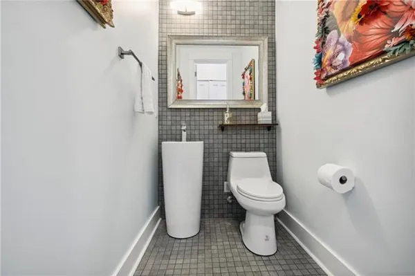 $6,900 | 3400 Royal Street, New Orleans, LA 70117