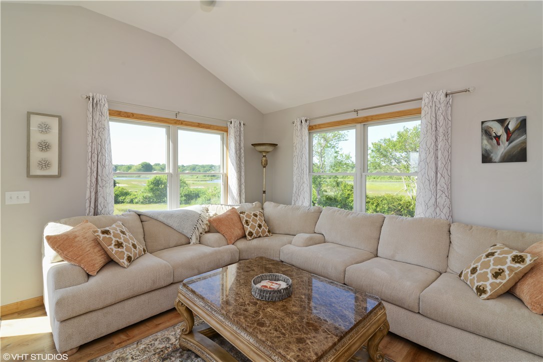 41 Weekapaug Road Westerly, RI 02891 - Photo 5 of 18 Gallery Image 5