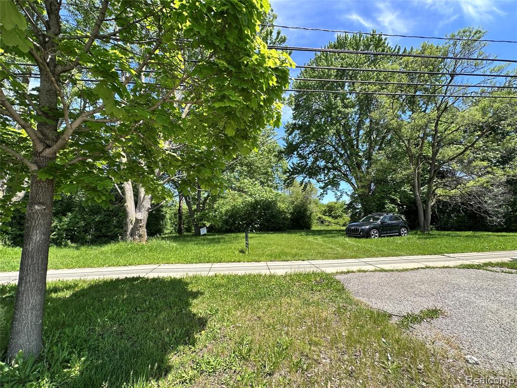 6750 North Canton Center Road Canton, MI 48187 - Photo 3 of 4
