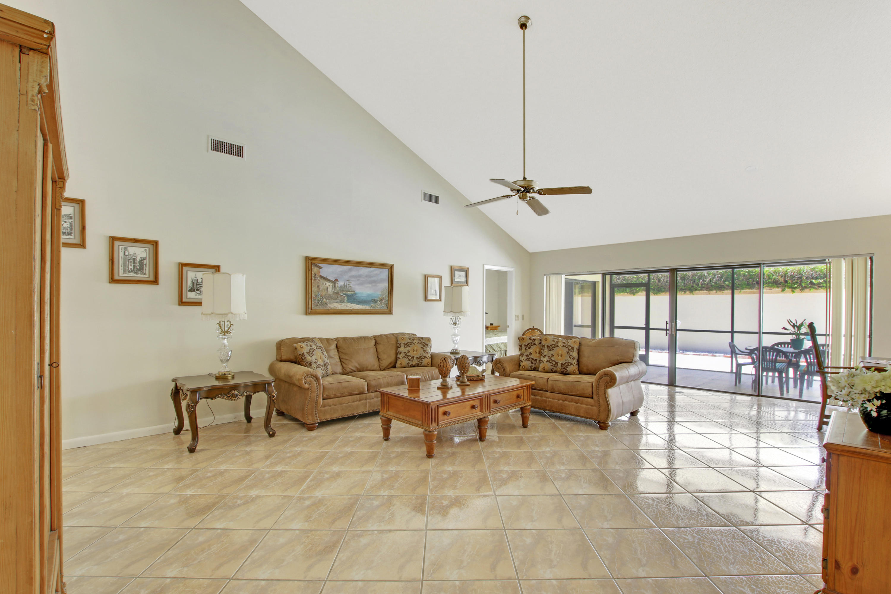 112 Ridge Road Jupiter, FL 33477 - Photo 9 of 27 Living Room