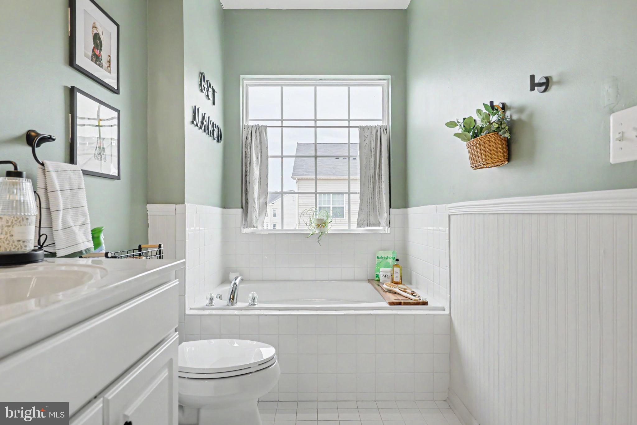 6221 Posey Street Frederick, MD 21703 - Photo 52 of 88 Soaking Tub