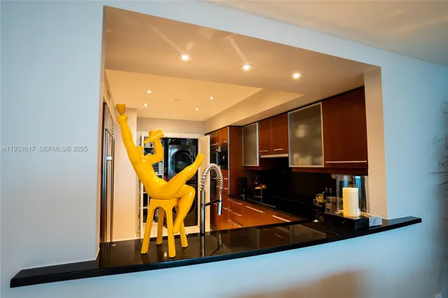 $2,139,000 | 1331 Brickell Bay Drive, Unit 1609, Miami, FL 33131