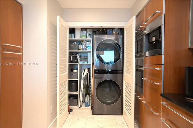 $2,139,000 | 1331 Brickell Bay Drive, Unit 1609, Miami, FL 33131