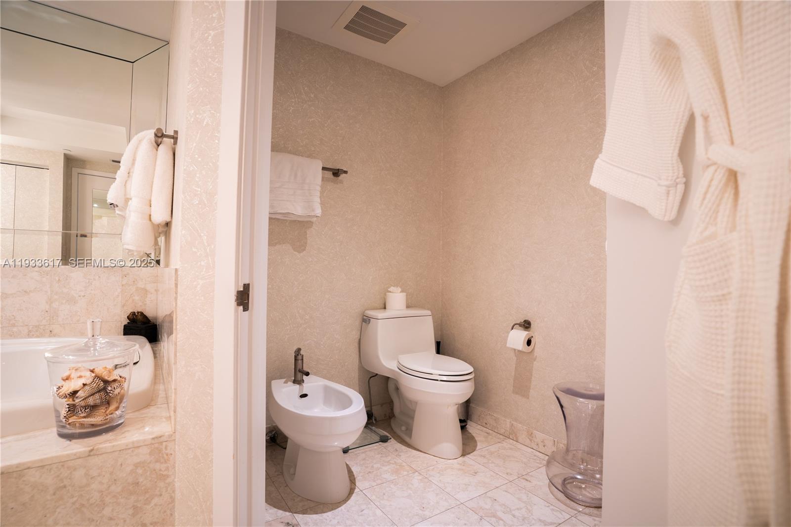 1331 Brickell Bay Drive, Unit 1609 Miami, FL 33131 - Photo 44 of 75