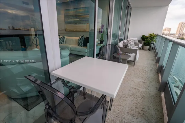 $2,139,000 | 1331 Brickell Bay Drive, Unit 1609, Miami, FL 33131