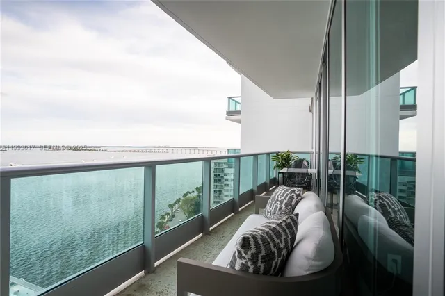 $2,139,000 | 1331 Brickell Bay Drive, Unit 1609, Miami, FL 33131