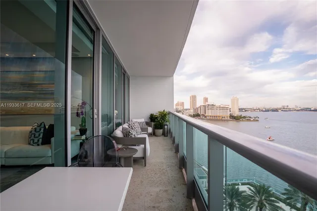 $2,139,000 | 1331 Brickell Bay Drive, Unit 1609, Miami, FL 33131