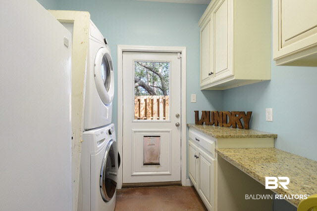 1409 Yupon Drive Gulf Shores, AL 36542 - Photo 10 of 23 Laundry