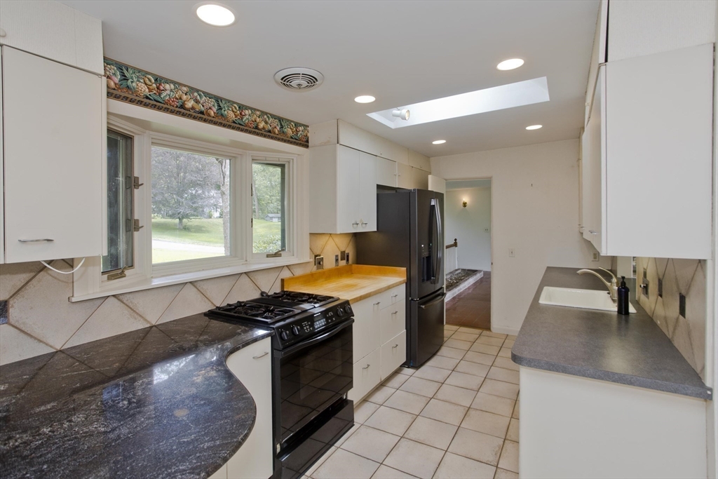 2 Red Ledge Road South Hadley, MA 01075 - Photo 11 of 42 Gallery Image 11