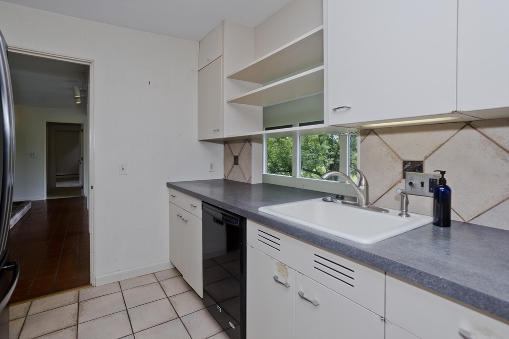 2 Red Ledge Road South Hadley, MA 01075 - Photo 14 of 42 Gallery Image 14