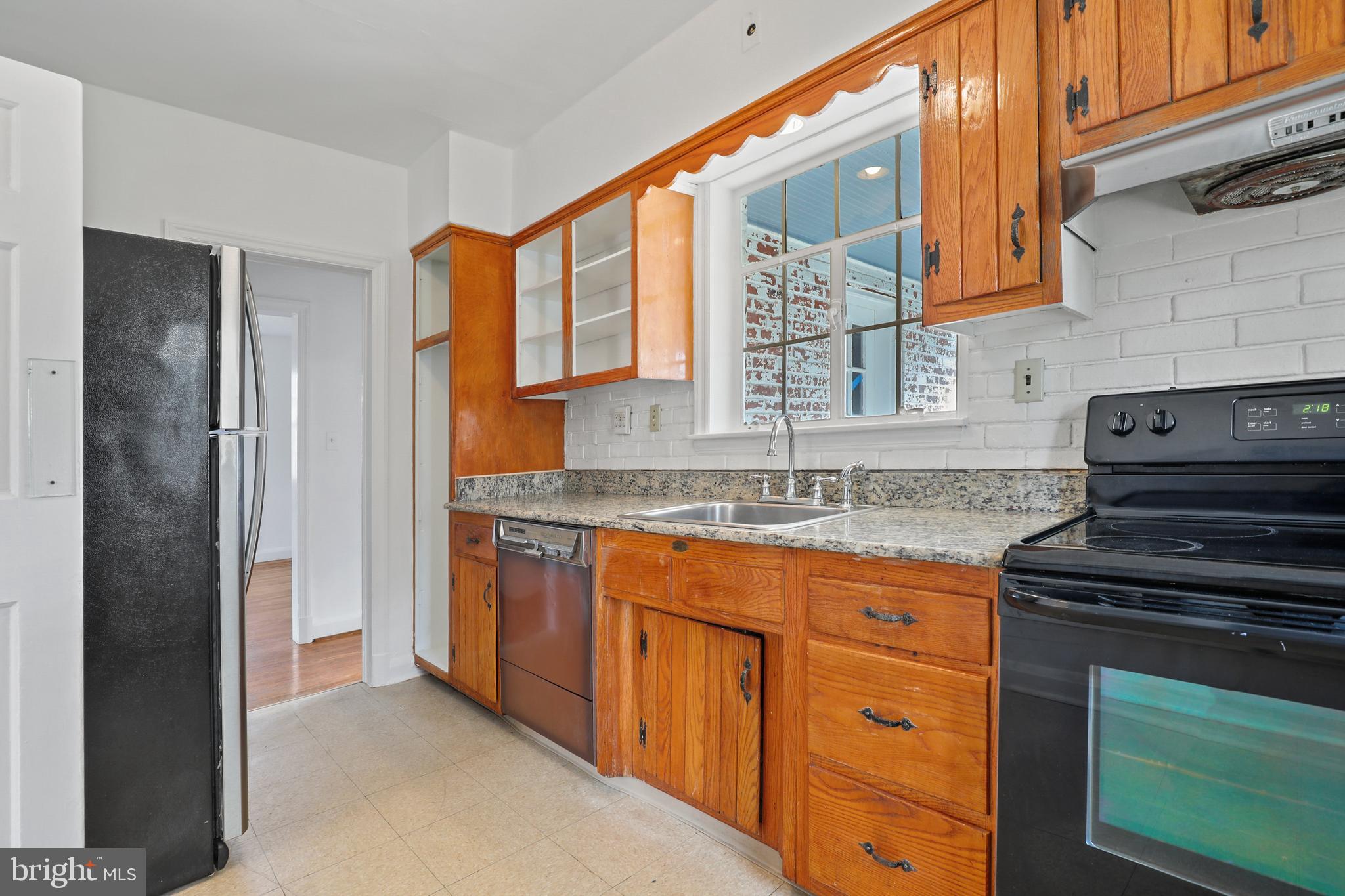 909 Greenleigh Road Baltimore, MD 21212 - Photo 11 of 44