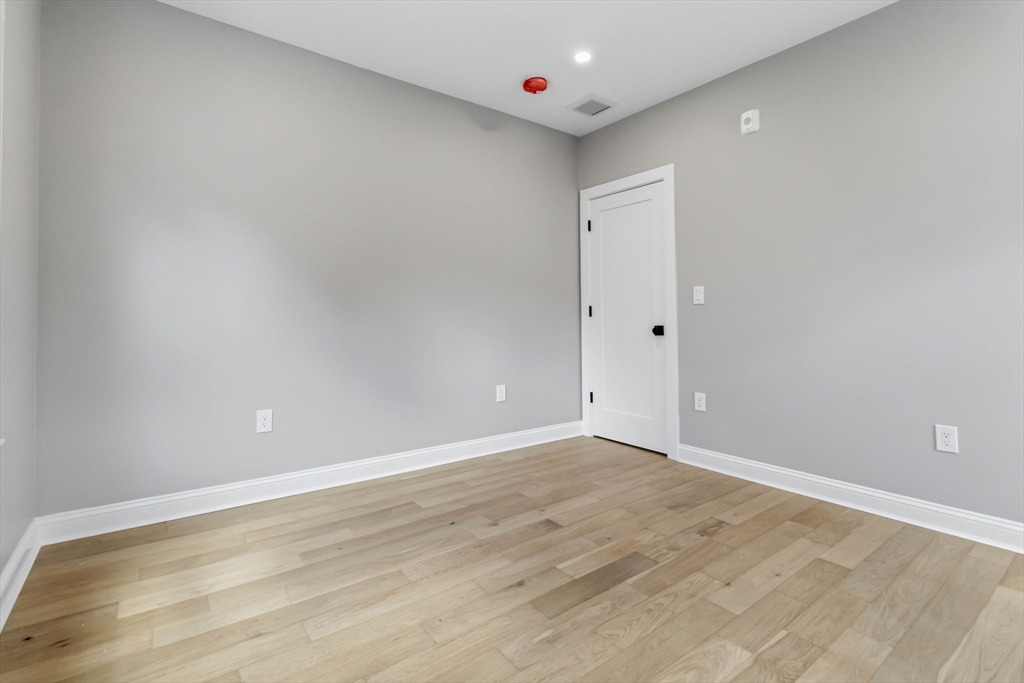 16 Hillside Street, Unit 1 Maynard, MA 01754 - Photo 23 of 30
