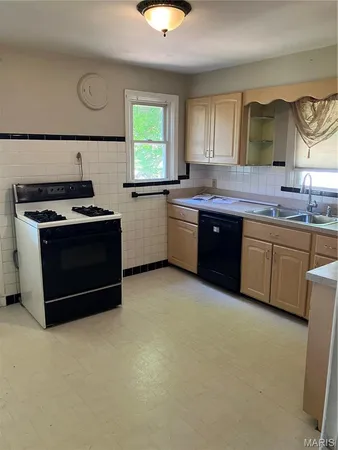 $159,900 | 751 Dallas Drive, St. Louis, MO 63125