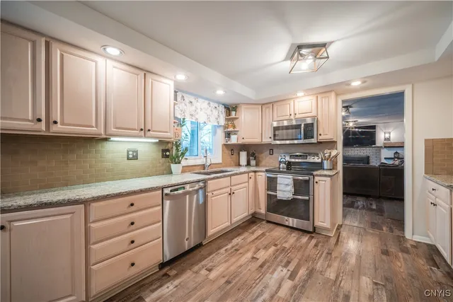 $344,900 | 4858 Driftwood Drive, Salina, NY 13088