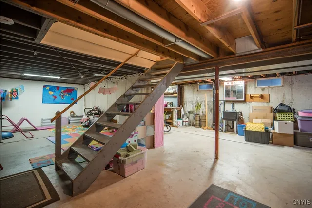 $344,900 | 4858 Driftwood Drive, Salina, NY 13088