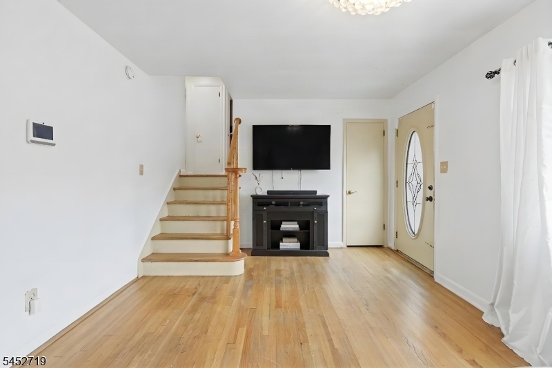 378 Riverside Avenue Rutherford, NJ 07070 - Photo 5 of 43 Gallery Image 5