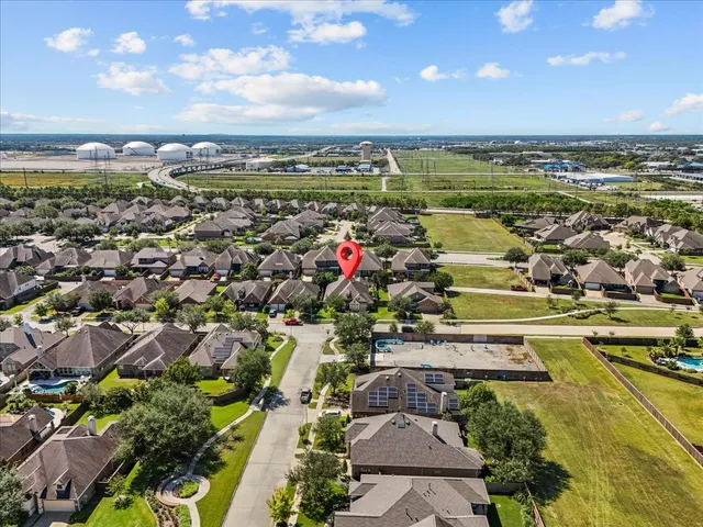 $448,000 | 508 West Fork, Webster, TX 77598