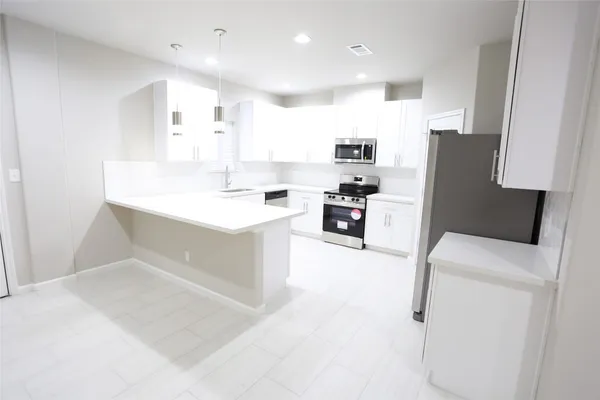 $1,600 | 509 Avenue I, Unit A, Conroe, TX 77301
