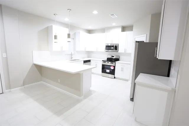 $1,600 | 509 Avenue I, Unit A, Conroe, TX 77301