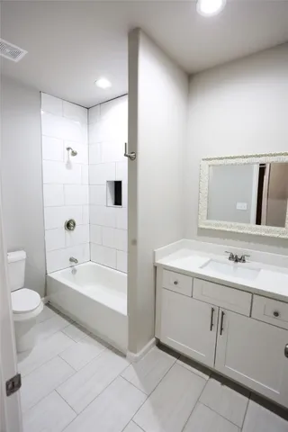 $1,600 | 509 Avenue I, Unit A, Conroe, TX 77301