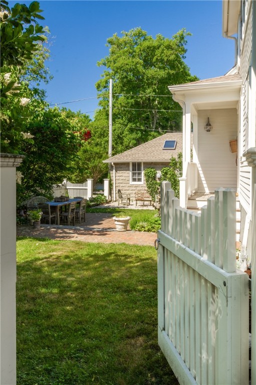 49 Manning Street Warren, RI 02885 - Photo 3 of 34 Gallery Image 3