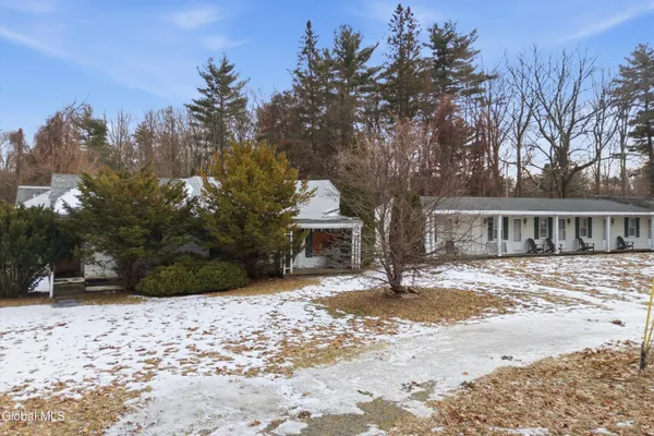 $990,000 | 2595-2599 Highway 9, Malta, NY 12020