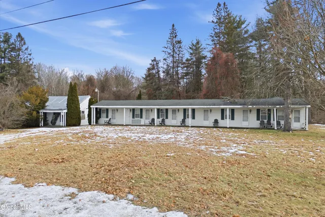 $990,000 | 2595-2599 Highway 9, Malta, NY 12020