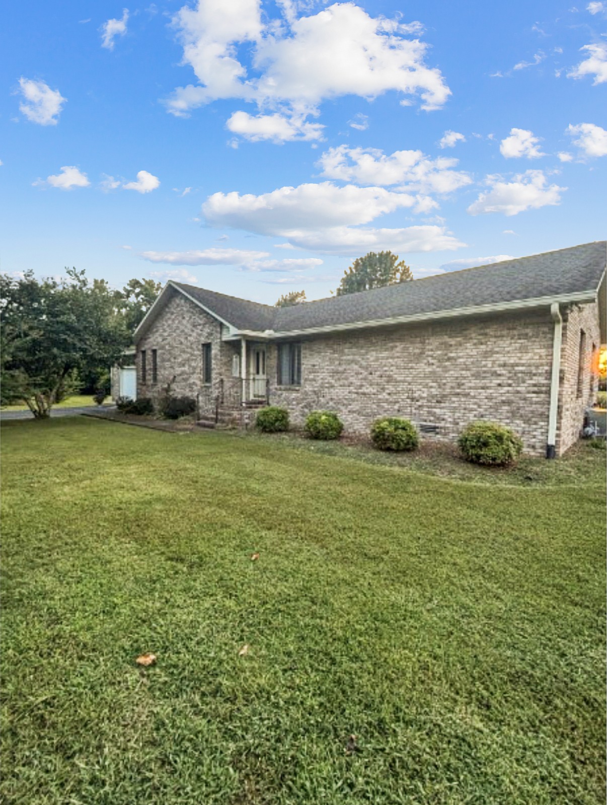 602 12 Oaks Road Tullahoma, TN 37388 - Photo 2 of 23 Gallery Image 2