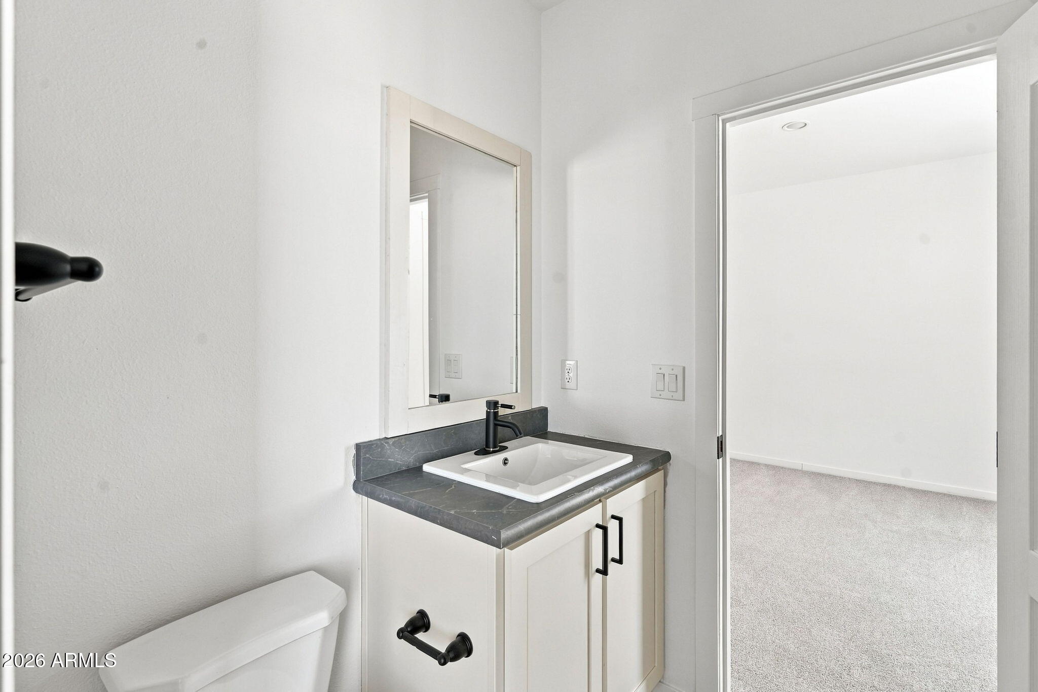 24086 East Cholla Road Florence, AZ 85132 - Photo 27 of 42 Jack and Jill Bathroom